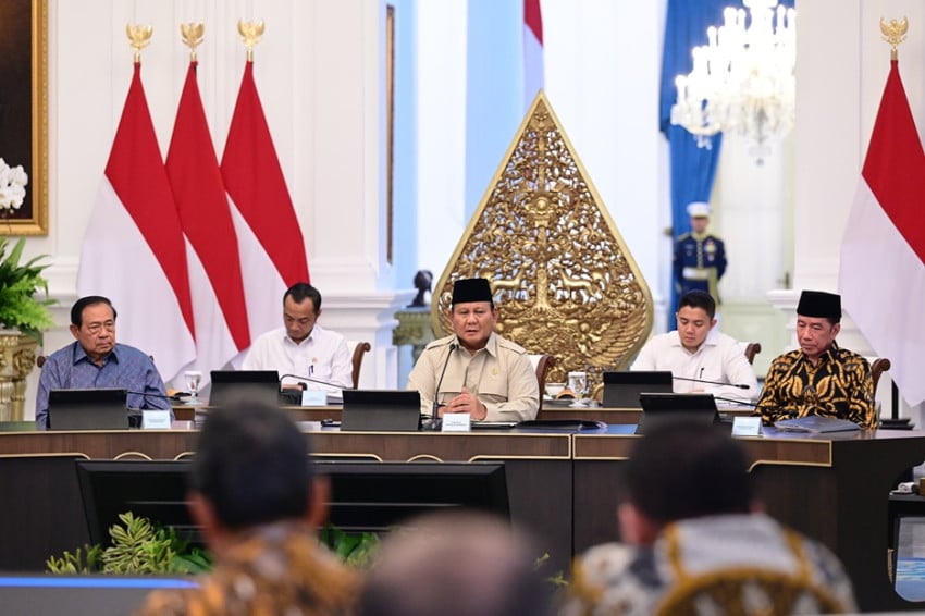 Prabowo Duduk Diapit SBY dan Jokowi saat Makan Malam di Istana