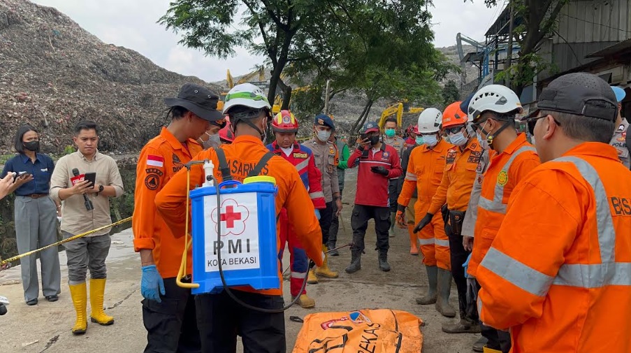 Pramono Tutup Sementara Jalur 4A TPST Bantargebang Imbas Longsor Gunung Sampah