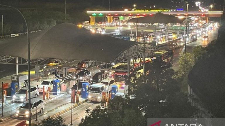 Puncak Arus Balik Lebaran 2026: GT Cikatama Alami Peningkatan Volume Lalu Lintas Drastis