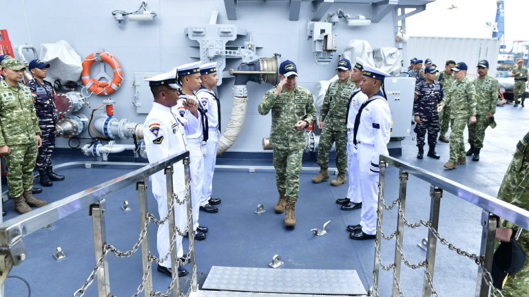 Siap Perkuat Armada TNI AL, KRI Prabu Siliwangi-321 Disambut Panglima TNI dan KASAL di Jakarta