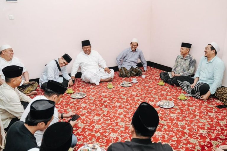 Silaturahmi ke Ponpes Al Munawir Bantul, PSI Ambil Jeda dan Ngecas Batin