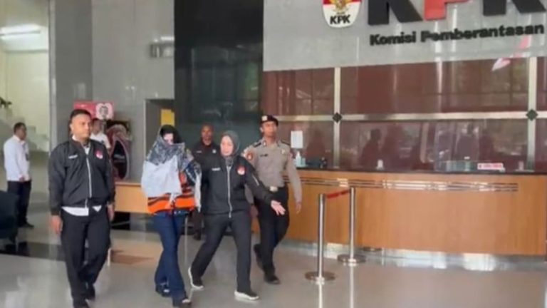 Suami dan Anak Bupati Pekalongan Fadia Arafiq Ikut Nikmati Uang Korupsi, Begini Penjelasannya