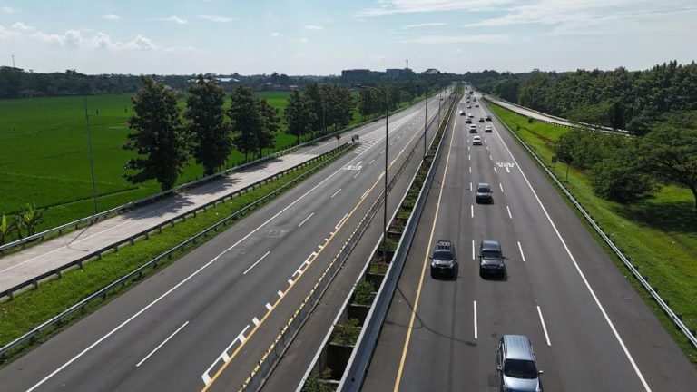 Tol Cipali Lancar, Rest Area Mulai Lengang di Tengah Arus Balik