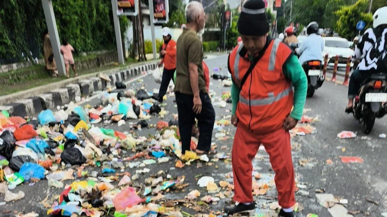 Viral Sampah Berserakan di Jalan Sultan Agung Semarang, Ternyata Ini Biang Keroknya