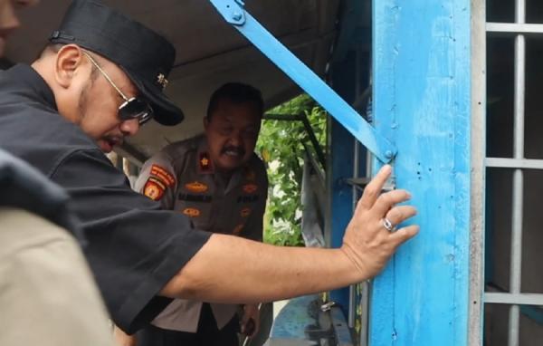 Wali Kota Tegal Dedy Yon Bongkar Warung Aceh Diduga Jual Obat Terlarang