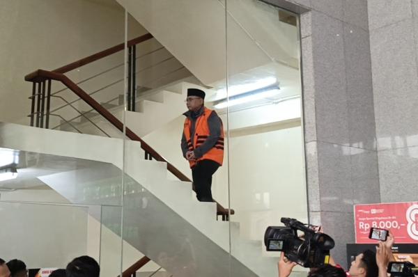 Yaqut Bersyukur Lebaran di Rumah meski Tahanan KPK: Alhamdulillah Bisa Sungkem ke Ibu