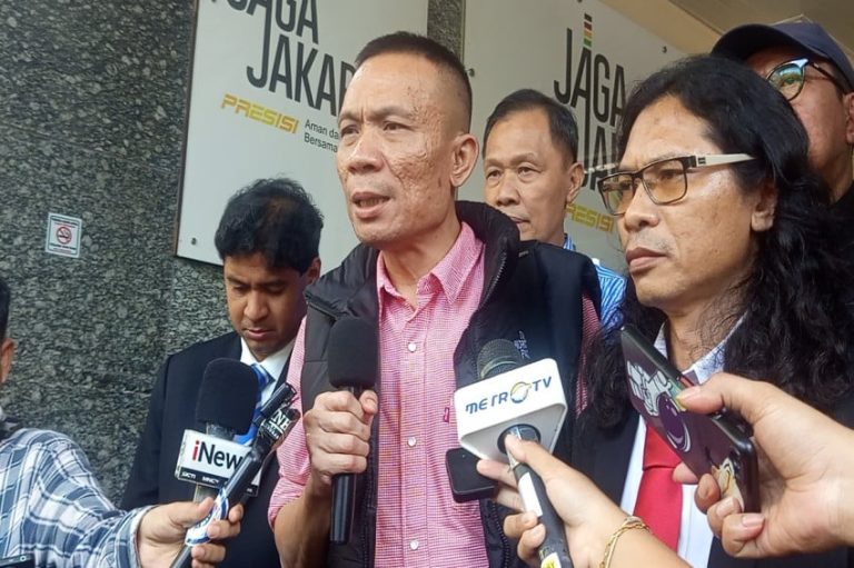 Rismon Sangkal Terima Uang Miliaran hingga Tantang Roy Suryo Buktikan Keilmiahan Tulisannya